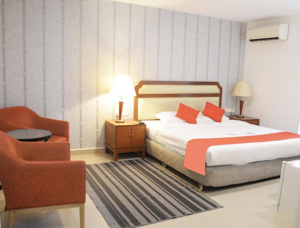 Oyo 104 Pegasus Hotel Singapore Ngoại thất bức ảnh