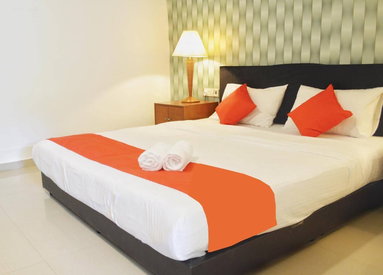 Oyo 104 Pegasus Hotel Singapore Ngoại thất bức ảnh